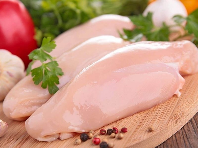 Hàm lượng chất dinh dưỡng trong thịt gà rất cao, cực tốt cho việc giảm cân